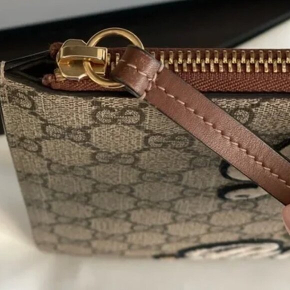 GUCCI Monogram “L'Aveugle Par Amour” Clutch with Green Bird appliqué LIKE NEW - Picture 3 of 4